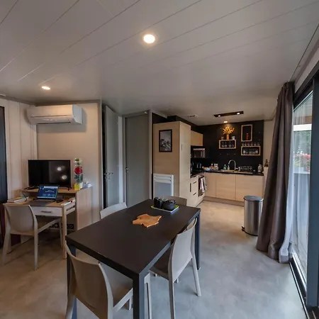 Chalet 3 Avec Piscines Chauffees Et Acces A 9km - Fr-1-783-24