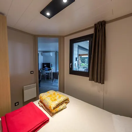 3 Avec Piscines Chauffees Et Acces A 9km - Fr-1-783-24 Chalet *